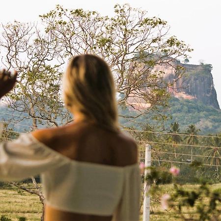 Royal Rock Sigiriya Hotel Bagian luar foto
