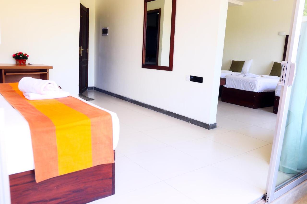 Royal Rock Sigiriya Hotel Bagian luar foto