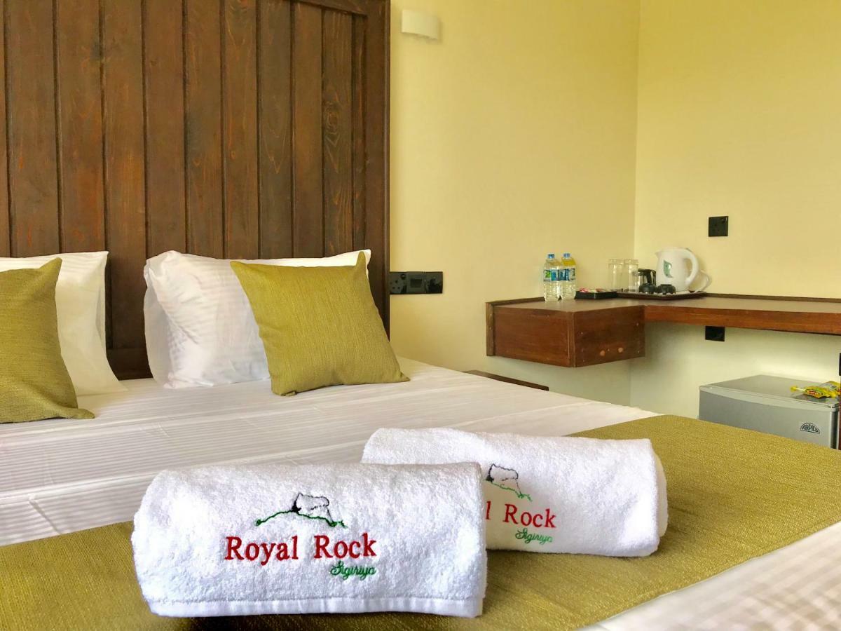 Royal Rock Sigiriya Hotel Bagian luar foto